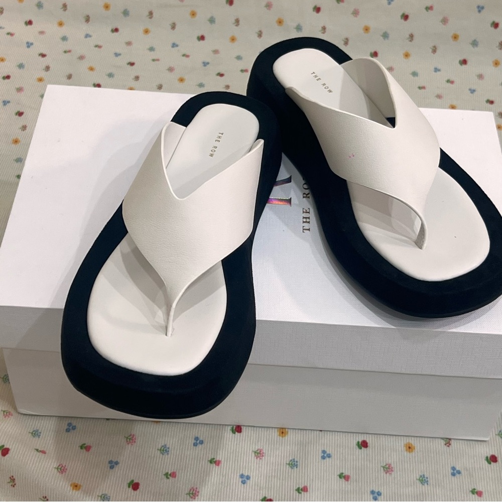 The Row women's Blackand White Sandals - Picture 2 of 5
